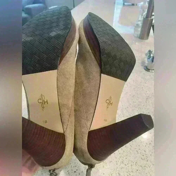 Cole Haan Women Suede Camel Ankle Heeled Booties. Size 9 B - Picture 7 of 7